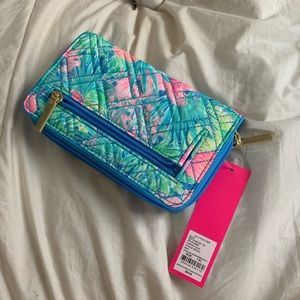 Brand New Lilly Pulitzer Warwick Wallet!